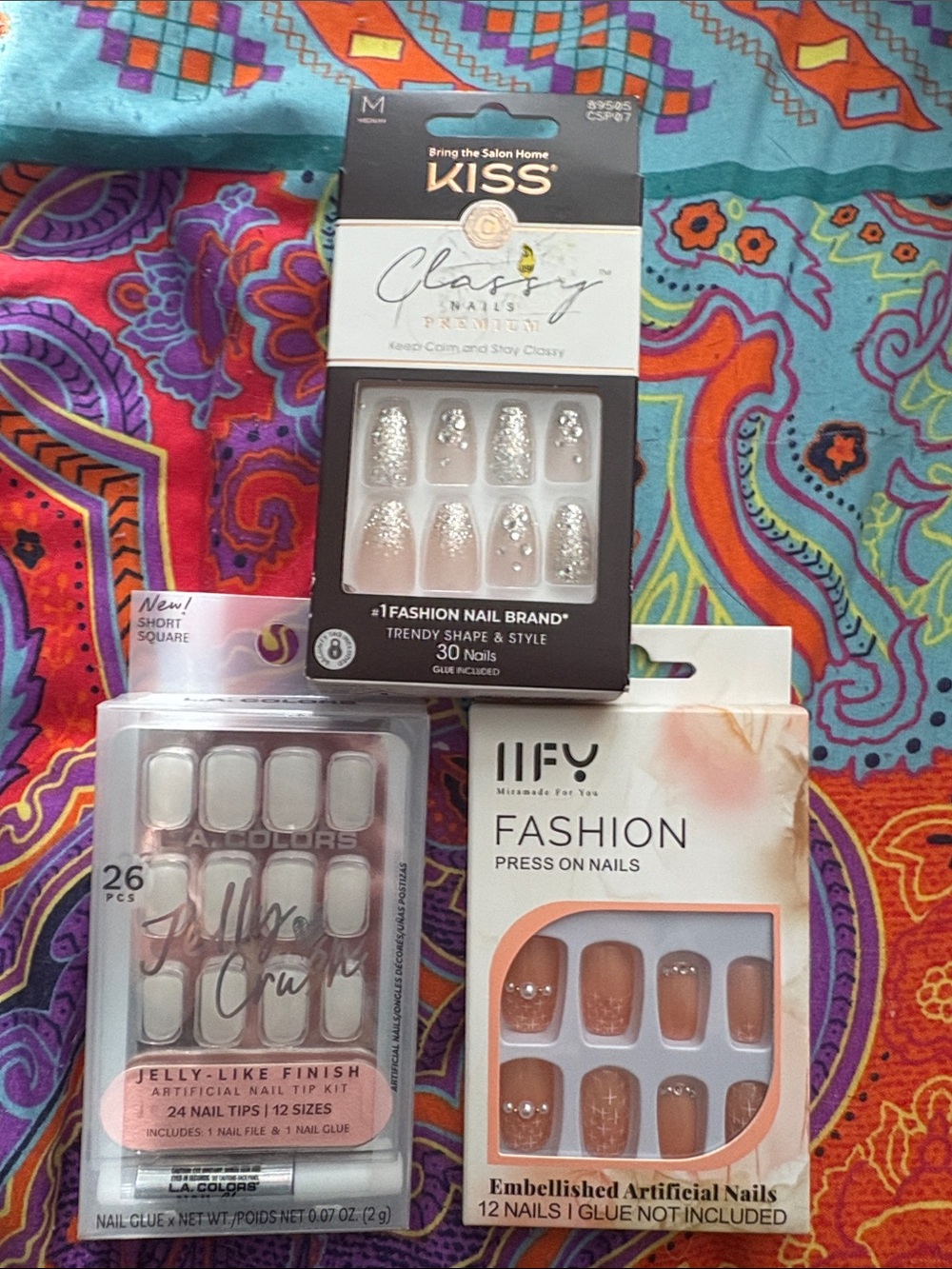 Kiss Classy Press-On Nails Silver Glitter & Nude Accents
